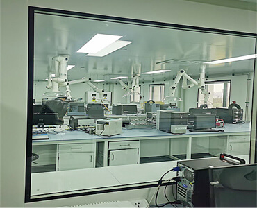 Heated Anti-Fog Cleanroom Window